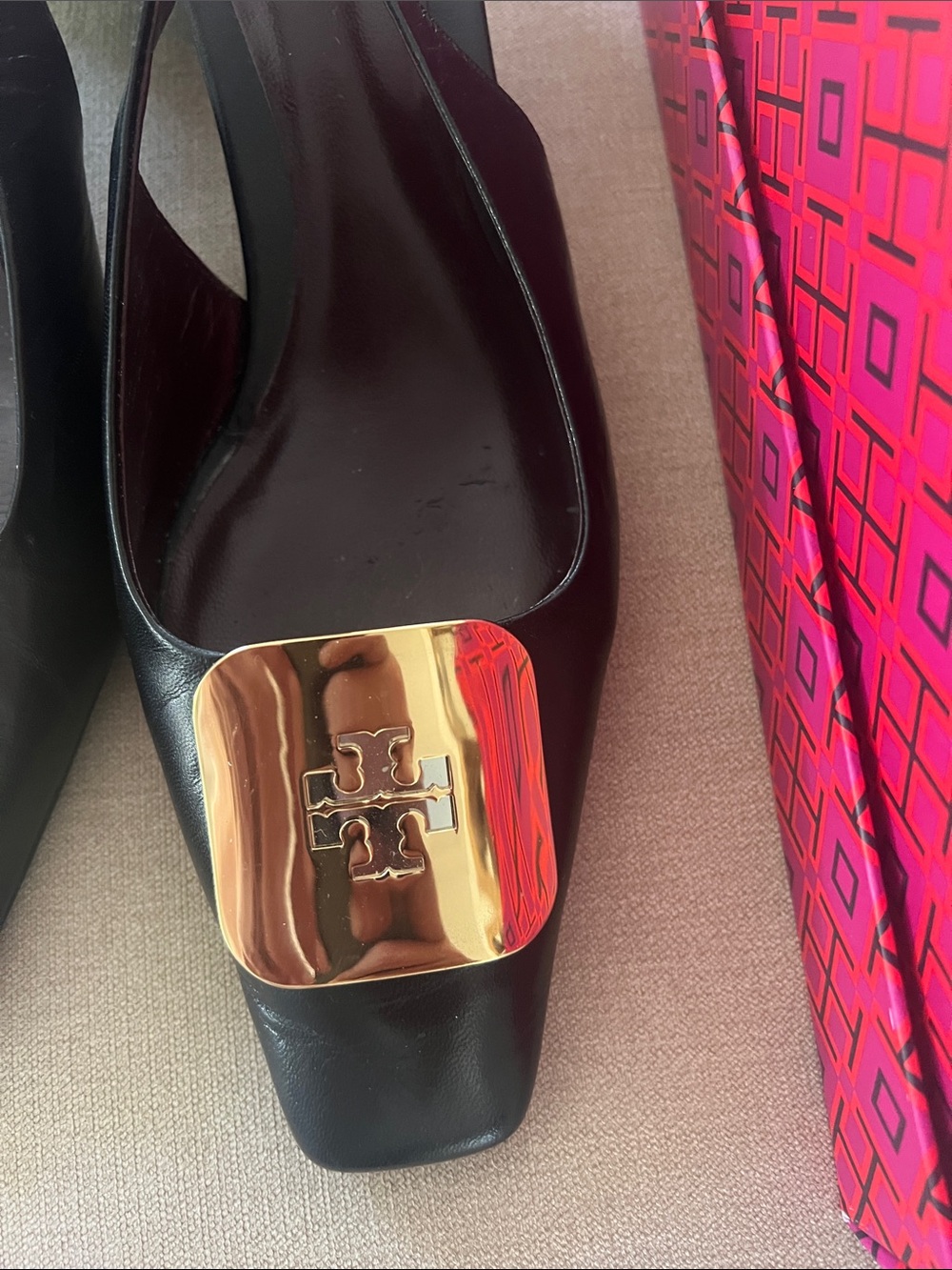Tory Burch Black Leather Slingback Pumps with Gold Logo Plate - Picture 2 of 7